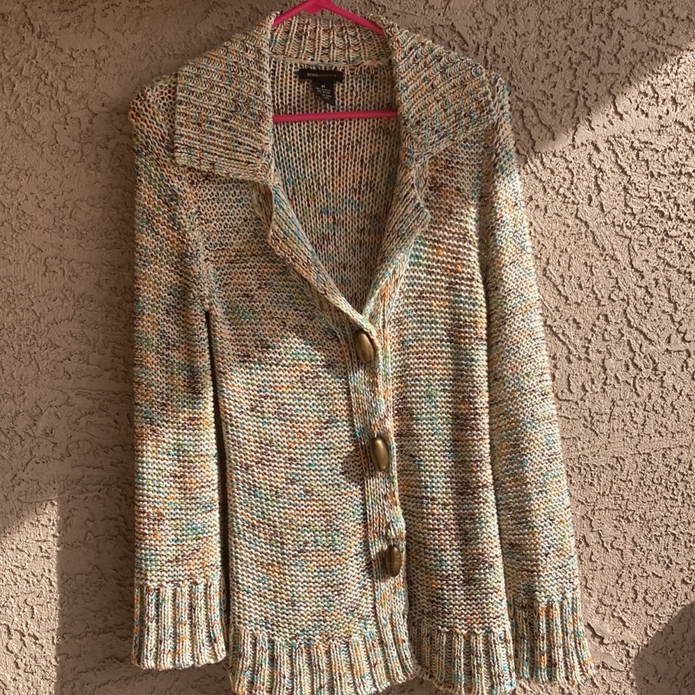 BCBGMAXAZRIA Women’s medium cozy button up sweater jacket with collar